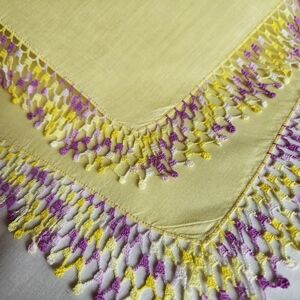 VINTAGE LINEN HANDKERCHIEF WITH A 2" HAND CROCHET STRETCH LACE BORDER